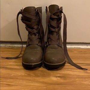 Universal Thread Boots size 7